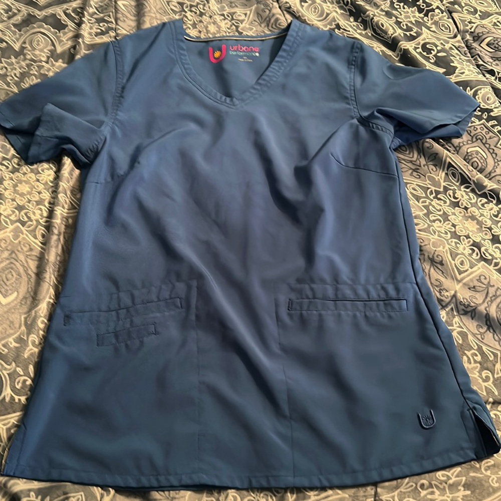 Scrub set